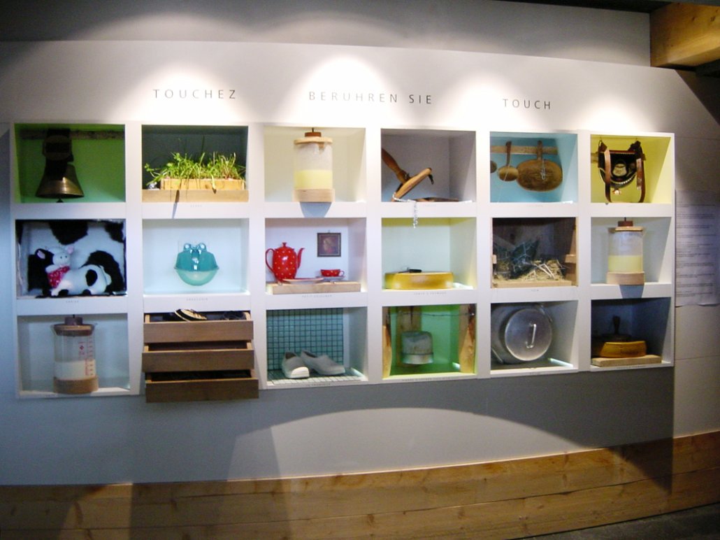 Bureau A La Maison Translation : La maison du gruyère interactive exhibition